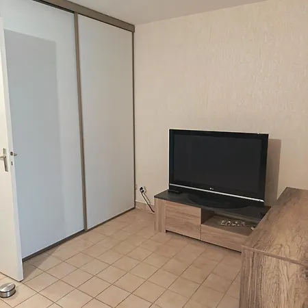 Grand 2 Pieces, Proche Apartment Frejus