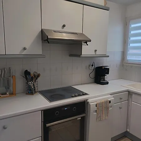 Grand 2 Pièces, Proche Appartement