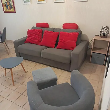 Apartment Grand 2 Pieces, Proche